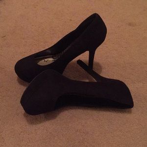Brash 4" black pumps